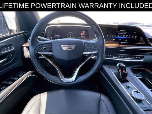 Used 2024 Cadillac Escalade Luxury RWD image 6