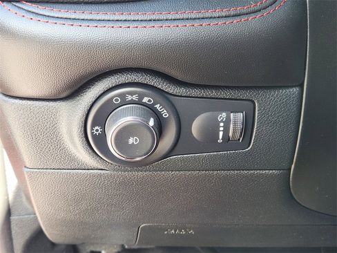 Certified 2023 Dodge Durango R/T image 29