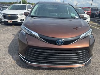 Used 2022 Toyota Sienna XLE FWD video 2