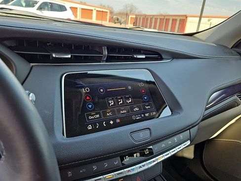 Used 2023 Cadillac XT4 Luxury image 16