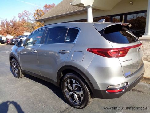 Used 2022 Kia Sportage LX AWD/4WD image 4