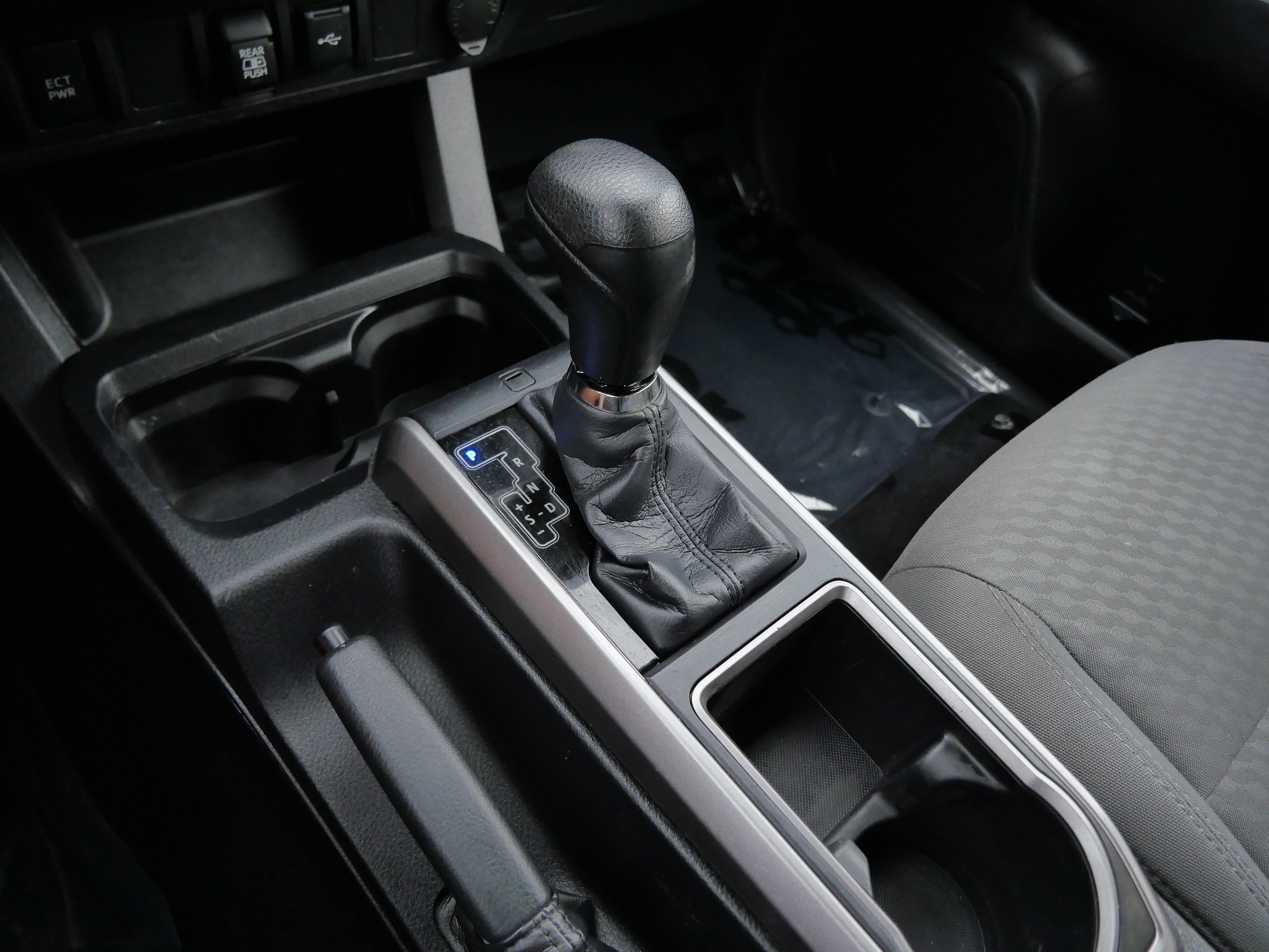 Certified 2020 Toyota Tacoma SR5 AWD/4WD image 25
