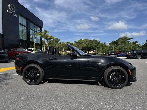 New 2026 MAZDA MX-5 Miata Club w/ Interior Package RWD image 23