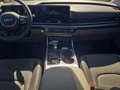 New 2026 Kia Carnival EX image 15