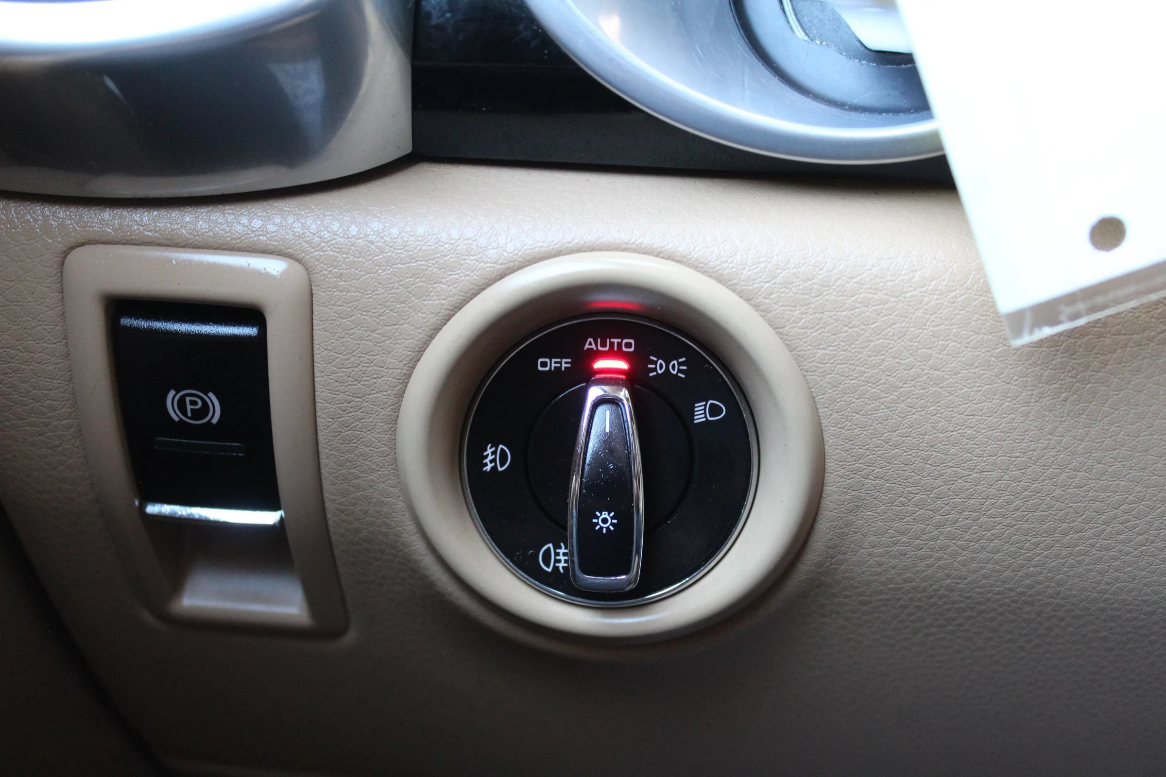 Used 2014 Porsche Cayenne AWD/4WD image 25