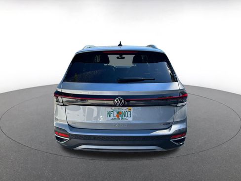 Used 2025 Volkswagen Taos SE image 20
