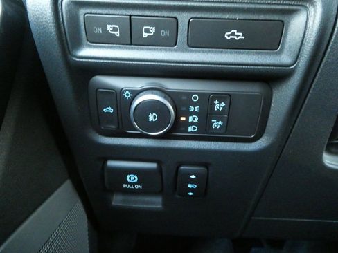 Used 2021 Ford F150 Lariat w/ Equipment Group 502A High AWD/4WD image 18