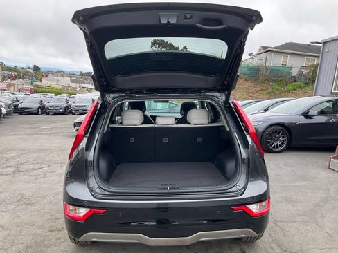 Used 2023 Kia Niro Wind FWD image 10