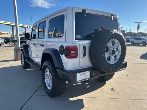Used 2022 Jeep Wrangler Unlimited Sport w/ Sun And Sound Package image 6