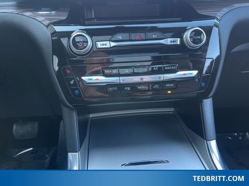 Certified 2022 Ford Explorer Limited w/ Equipment Group 301A image 35