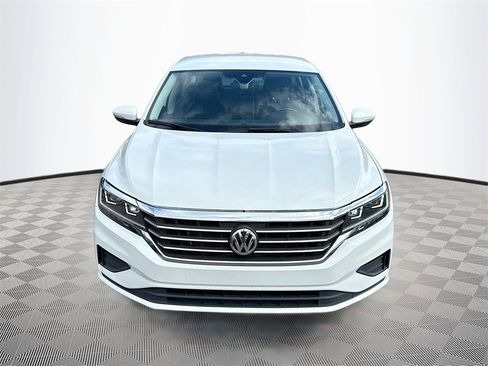 Used 2020 Volkswagen Passat 2.0T SE image 2