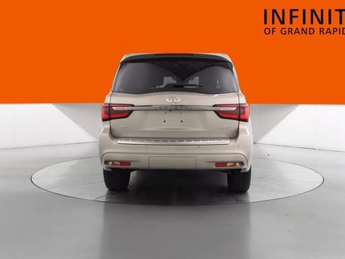 Used 2023 INFINITI QX80 Sensory AWD/4WD image 6