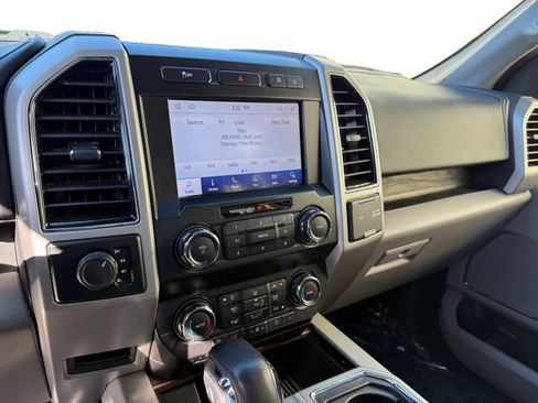 Used 2020 Ford F150 Lariat image 12