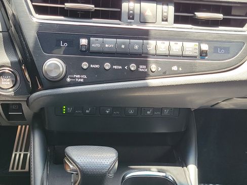 Used 2024 Lexus ES 350 F Sport w/ Accessory Package (Z2) FWD image 23