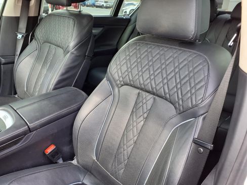 Used 2019 BMW 750i w/ Executive Package RWD image 14