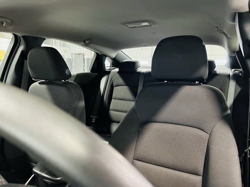 Used 2023 Chevrolet Malibu LT image 3