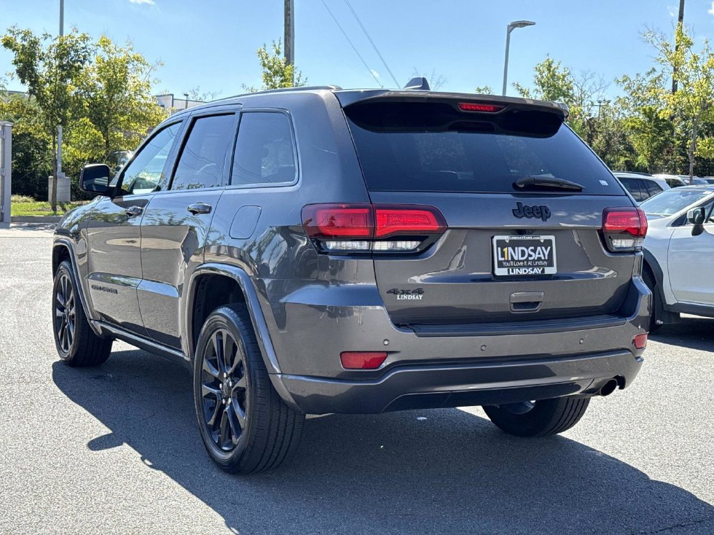 Used 2019 Jeep Grand Cherokee Altitude AWD/4WD image 5