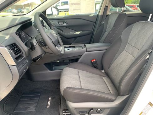 New 2026 Nissan Rogue SV image 18