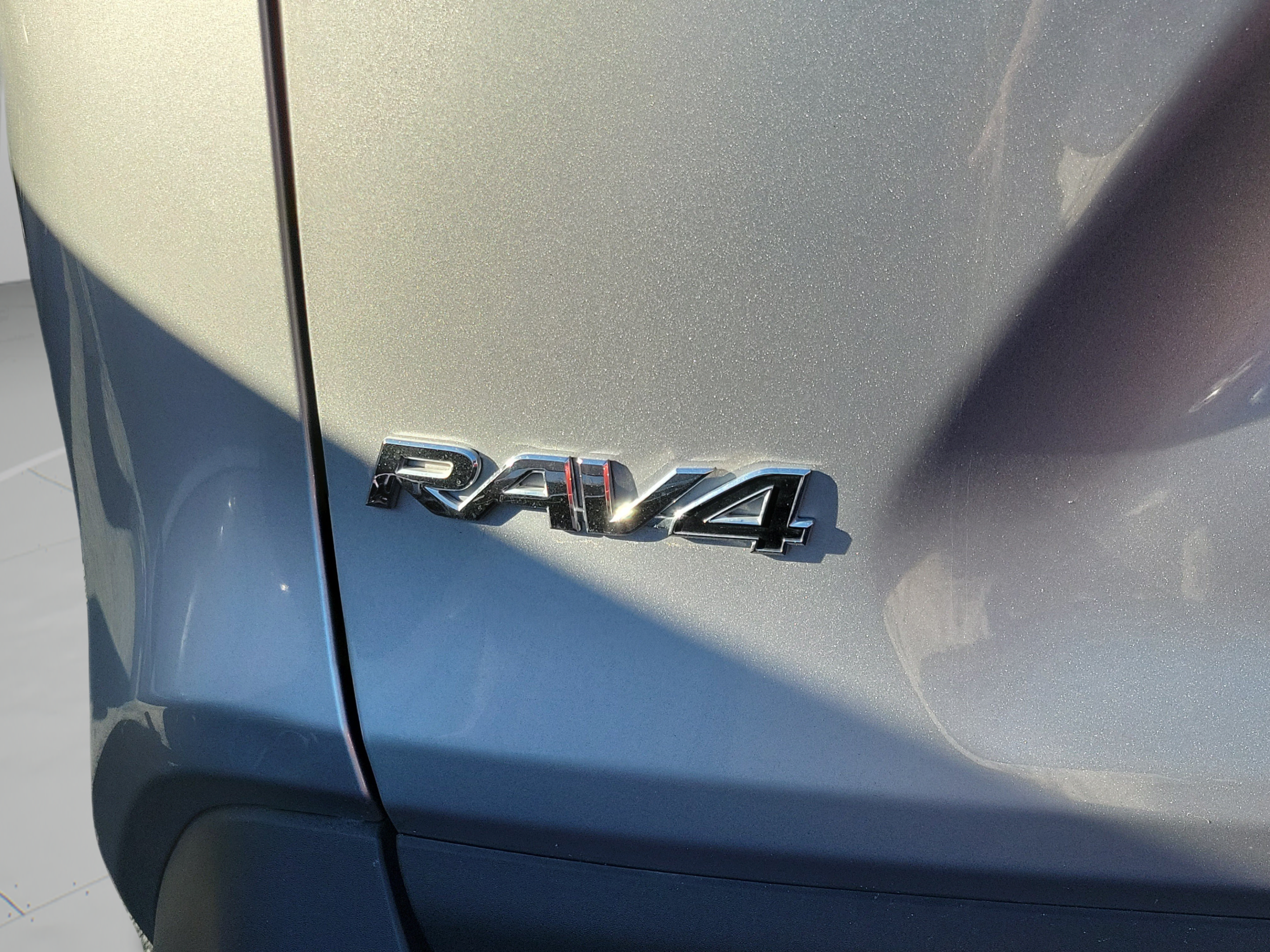 Used 2025 Toyota RAV4 XLE w/ Convenience Package FWD image 21