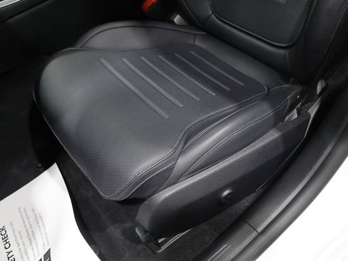 Used 2022 Mercedes-Benz C 300 4MATIC Sedan image 12