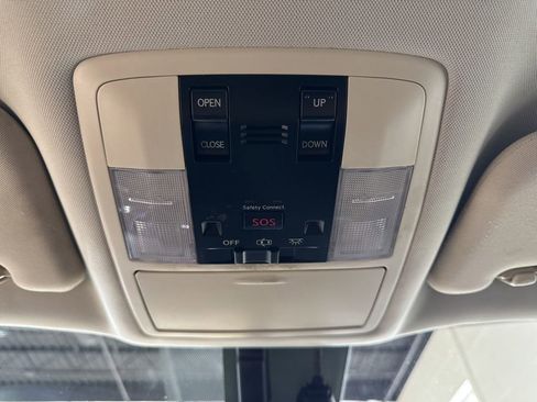 Used 2017 Lexus CT 200h w/ Navigation System Package image 24