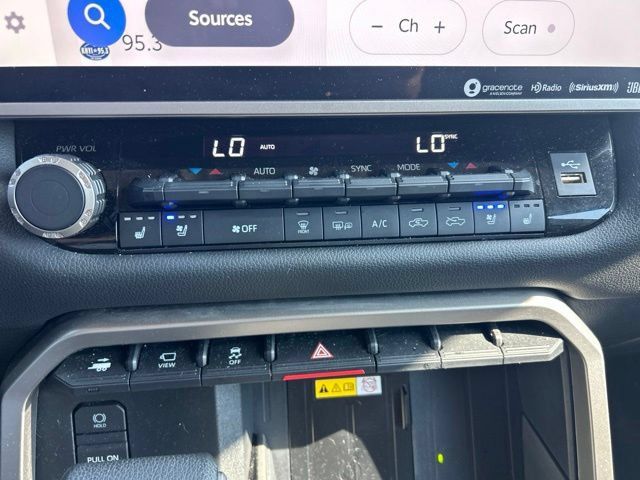 Used 2023 Toyota Tundra Limited AWD/4WD image 19
