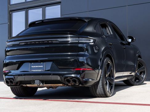 Certified 2025 Porsche Cayenne GTS w/ Technology Package image 11