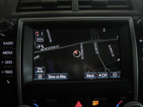 Used 2012 Toyota Camry XLE image 4