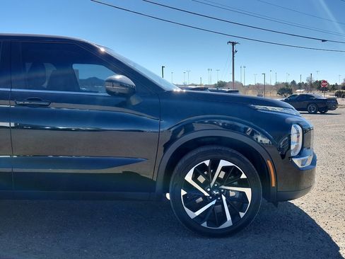 Used 2022 Mitsubishi Outlander SEL Black Edition image 4