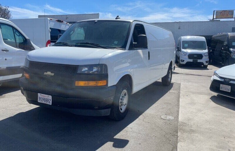 Used 2019 Chevrolet Express 2500 Extended w/ Driver Convenience Package RWD image 1