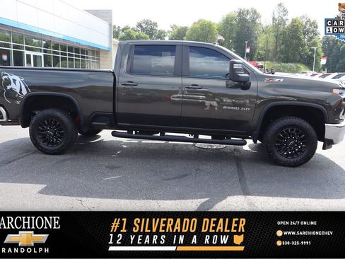 Used 2022 Chevrolet Silverado 2500 LT w/ Convenience Package AWD/4WD image 1