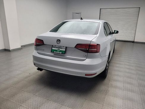 Used 2017 Volkswagen Jetta SE FWD image 7