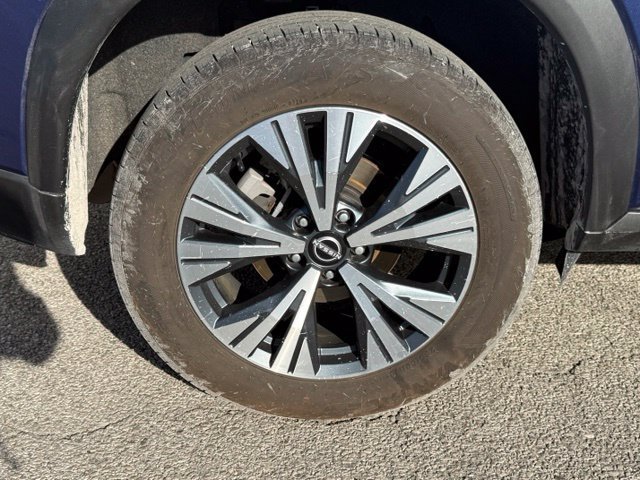 Used 2023 Nissan Rogue SV AWD/4WD image 10