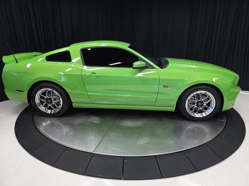 Used 2013 Ford Mustang GT Premium w/ Comfort Pkg RWD image 16