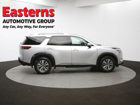 Used 2023 Nissan Pathfinder SL image 43