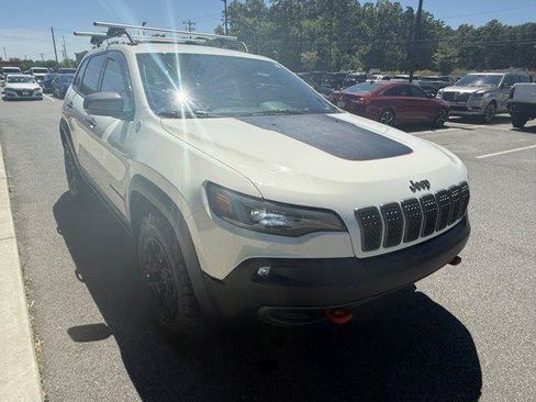 Used 2019 Jeep Cherokee Trailhawk w/ Comfort/Convenience Group AWD/4WD image 8