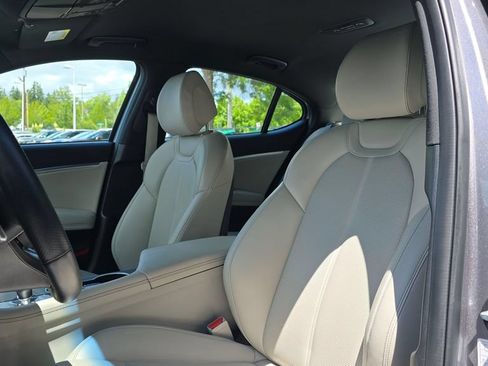 Used 2023 Genesis G70 2.0T AWD/4WD image 21