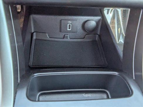 Used 2018 Ford Fusion SE w/ Fusion SE Technology Package FWD image 15
