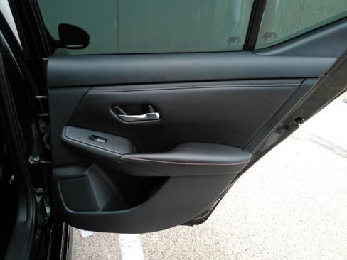 Used 2023 Nissan Sentra SR w/ SR Premium Package FWD image 25