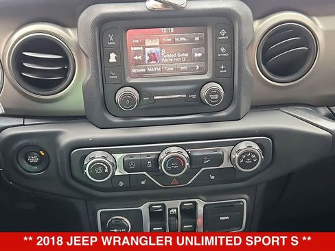 Used 2018 Jeep Wrangler Unlimited Sport S AWD/4WD image 28