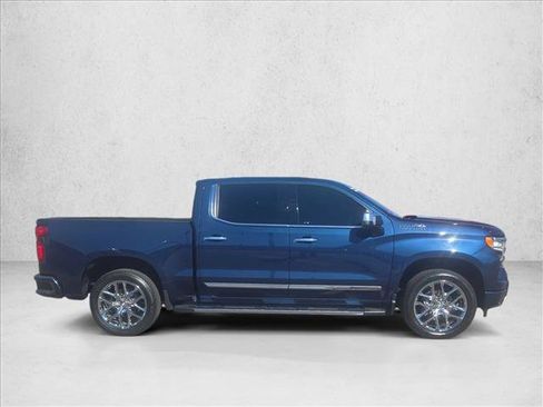 Used 2022 Chevrolet Silverado 1500 High Country w/ High Country Premium Package image 4