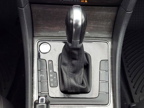 Used 2017 Volkswagen Passat 1.8T SE image 14