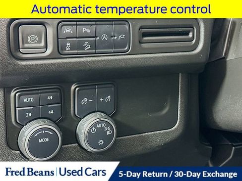 Used 2022 Chevrolet Suburban Z71 image 13