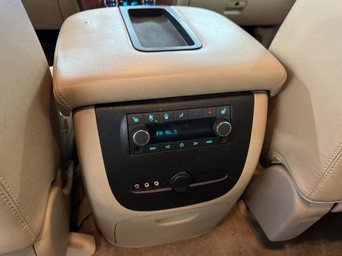 Used 2014 Chevrolet Tahoe LTZ image 23