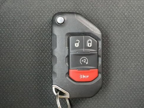 Used 2021 Jeep Gladiator Sport AWD/4WD image 32