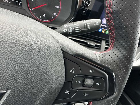 Certified 2025 Chevrolet Trax RS w/ Sunroof Package image 36