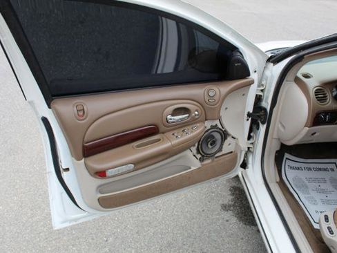 Used 2000 Chrysler 300M image 9