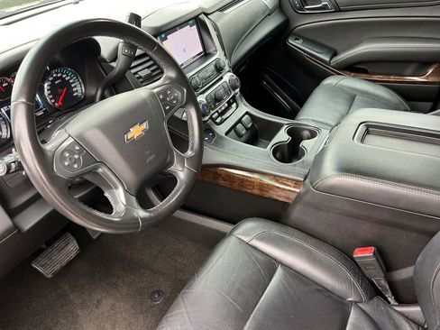 Used 2018 Chevrolet Suburban LT image 11