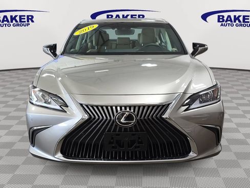 Used 2019 Lexus ES 350 w/ Premium Package FWD image 2
