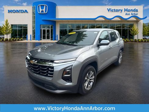 Used 2025 Chevrolet Equinox LT w/ Safety and Technology Package AWD/4WD image 1